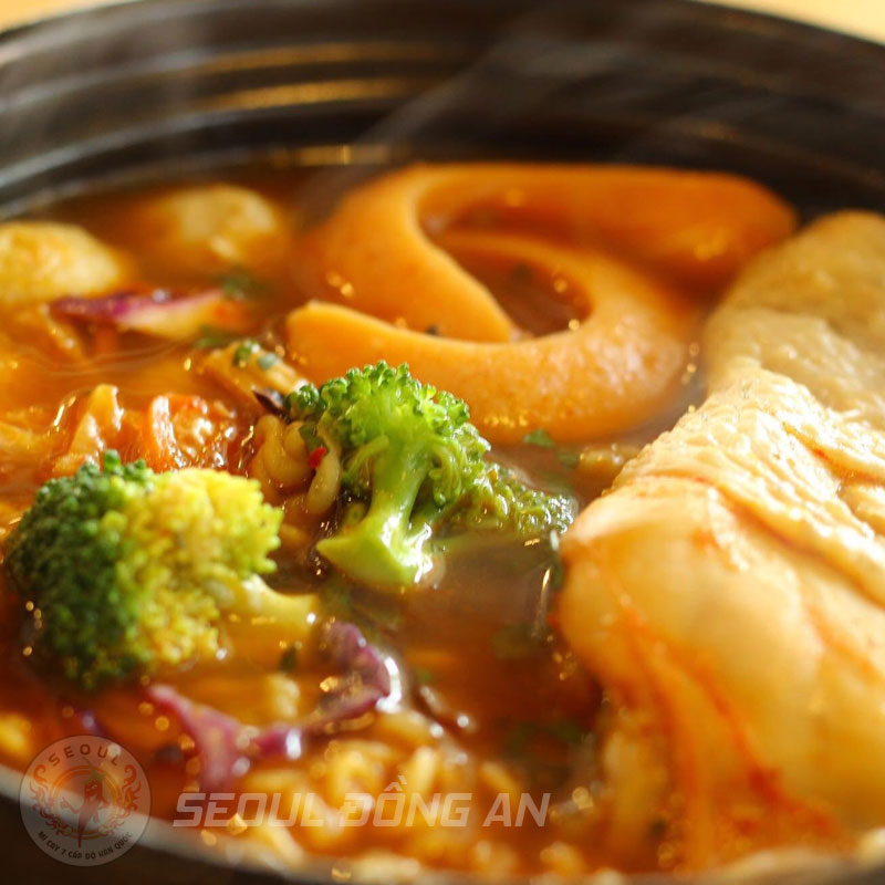 Mì Kim Chi Đùi Gà